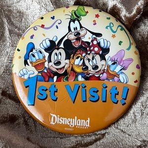 Disney Resort button “1st Visit”